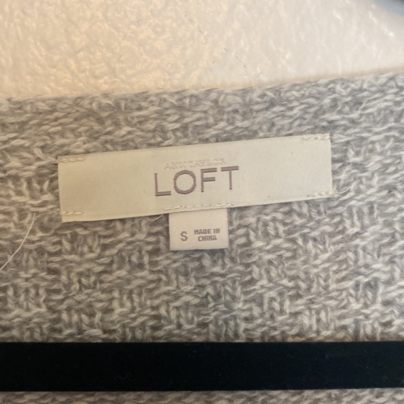 Ann Taylor LOFT - Gray Sweater - Size Small - Picture 3 of 6